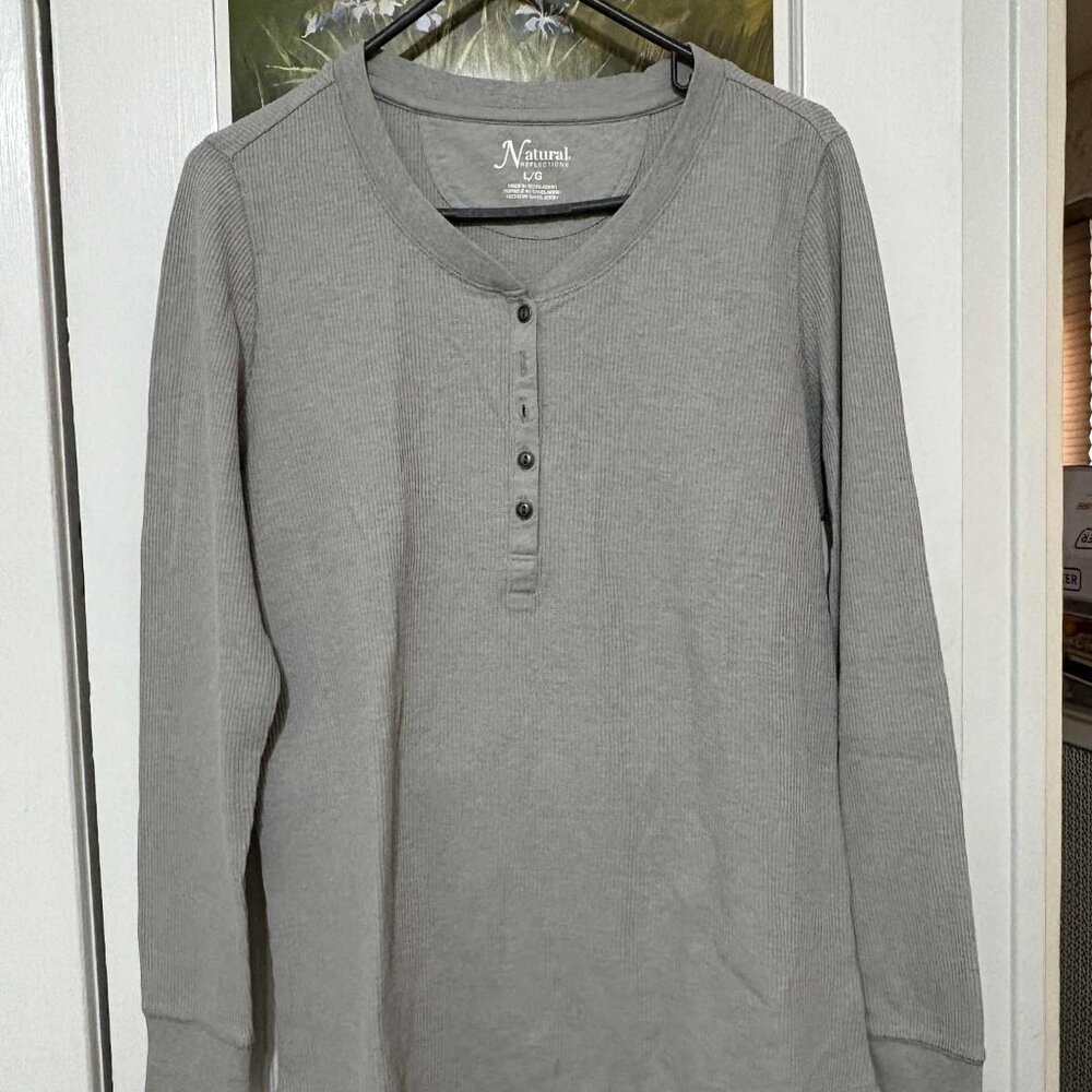 Women's Waffle Knit V-Neck Henley